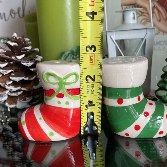 Salt & Pepper shakers - Picture 6 of 8